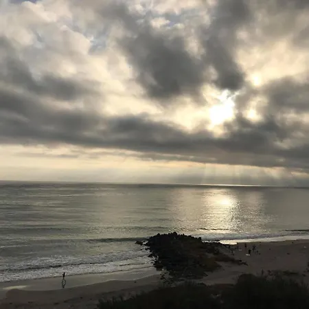 59 Kraybrezhna Апартамент