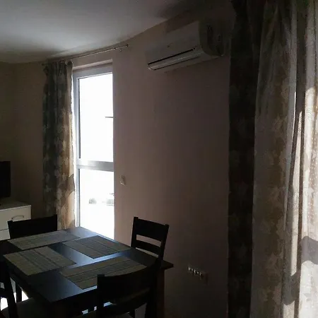 59 Kraybrezhna Apartment