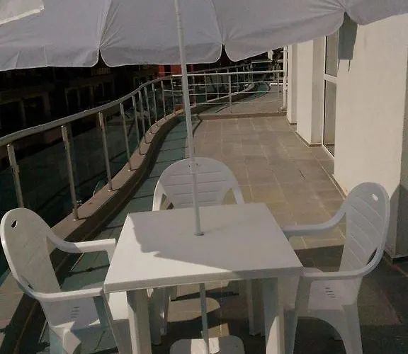 59 Kraybrezhna Apartman