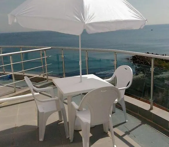 59 Kraybrezhna Apartman *